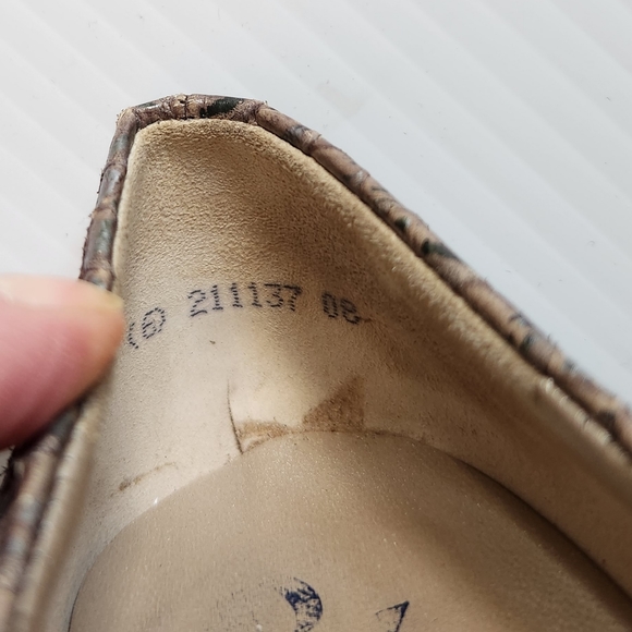 Peter Kaiser Taupe Textured Heels - Picture 9 of 16